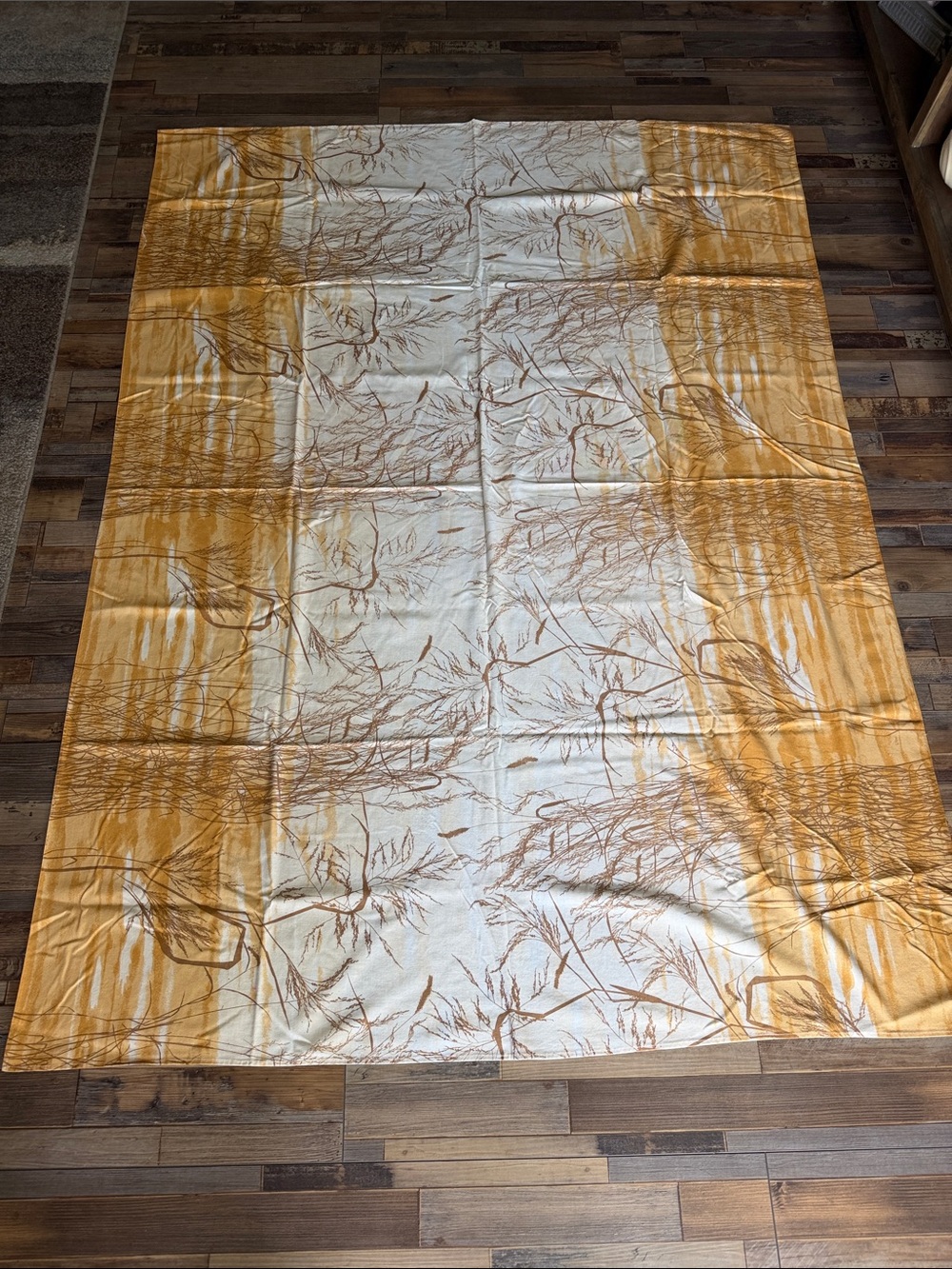 VTG Vera Neumann “Chinese Grass” or “Golden Field of Wheat” Rectangle Tablec